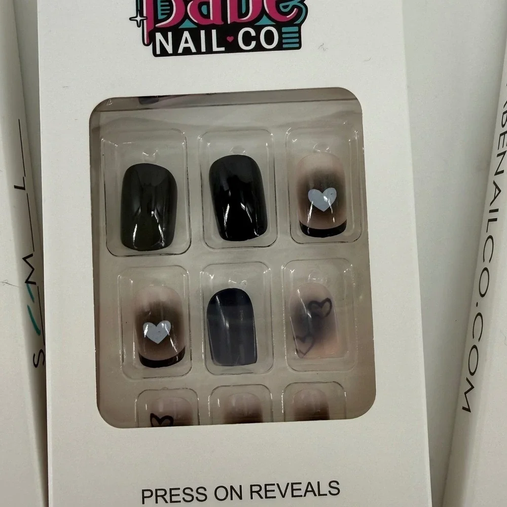 Babe Nail Co 4 pack Press On Valentines Nails Multiple Designs Hearts, bows‎